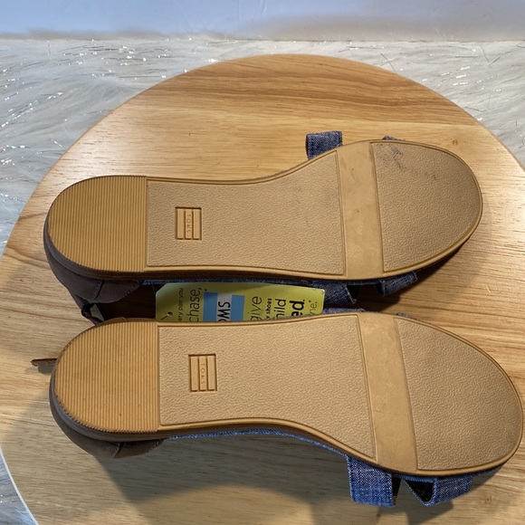 Tom’s chambray sandals SZ 10 W - Picture 6 of 6